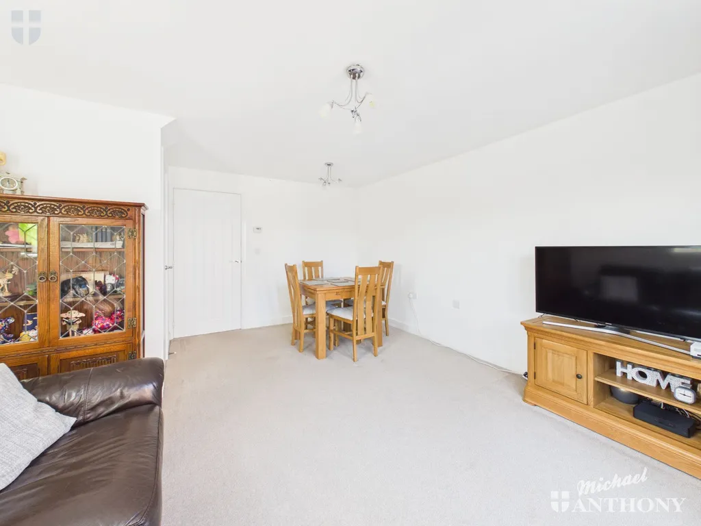 Martlet Way, Aylesbury, HP18 0WE, photo 11
