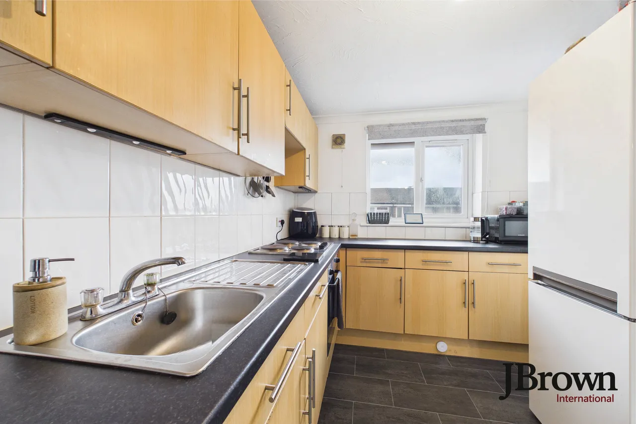 Melbourne Road, Tilbury, RM18, photo 8
