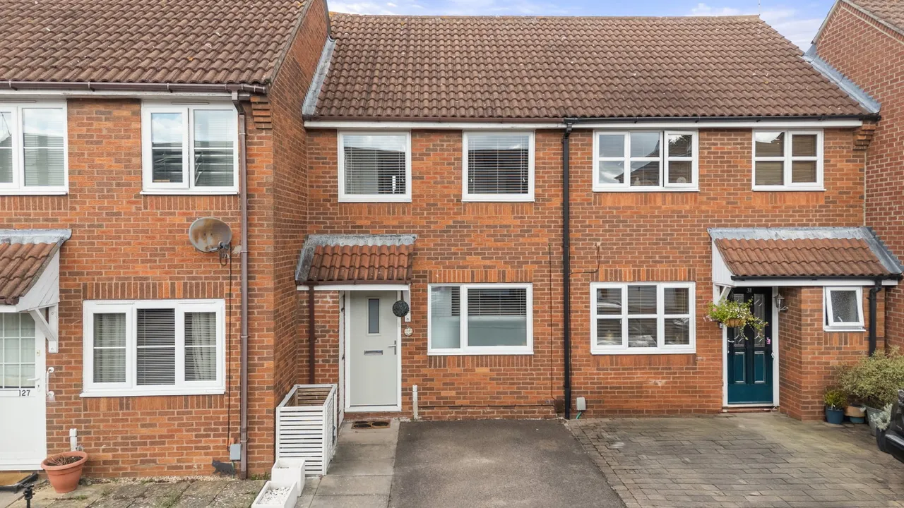 2 bed house for sale — Bignell Croft, Highwoods, Colchester, CO4 9TX