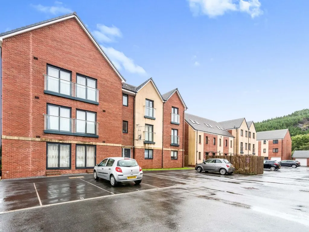 2 bed flat for sale — Golwg Y Garreg Wen