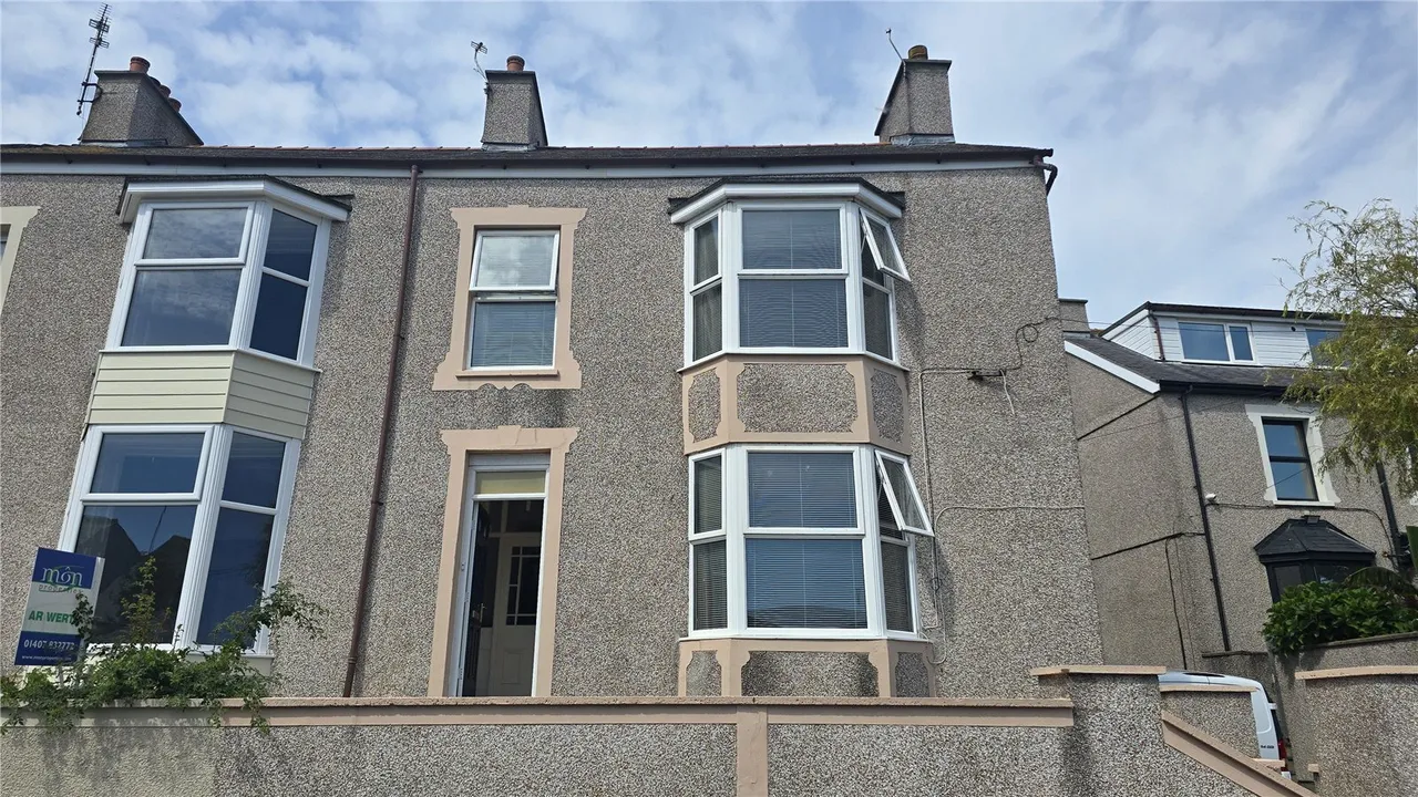 4 bed house for sale, High Terrace, Holyhead, LL65