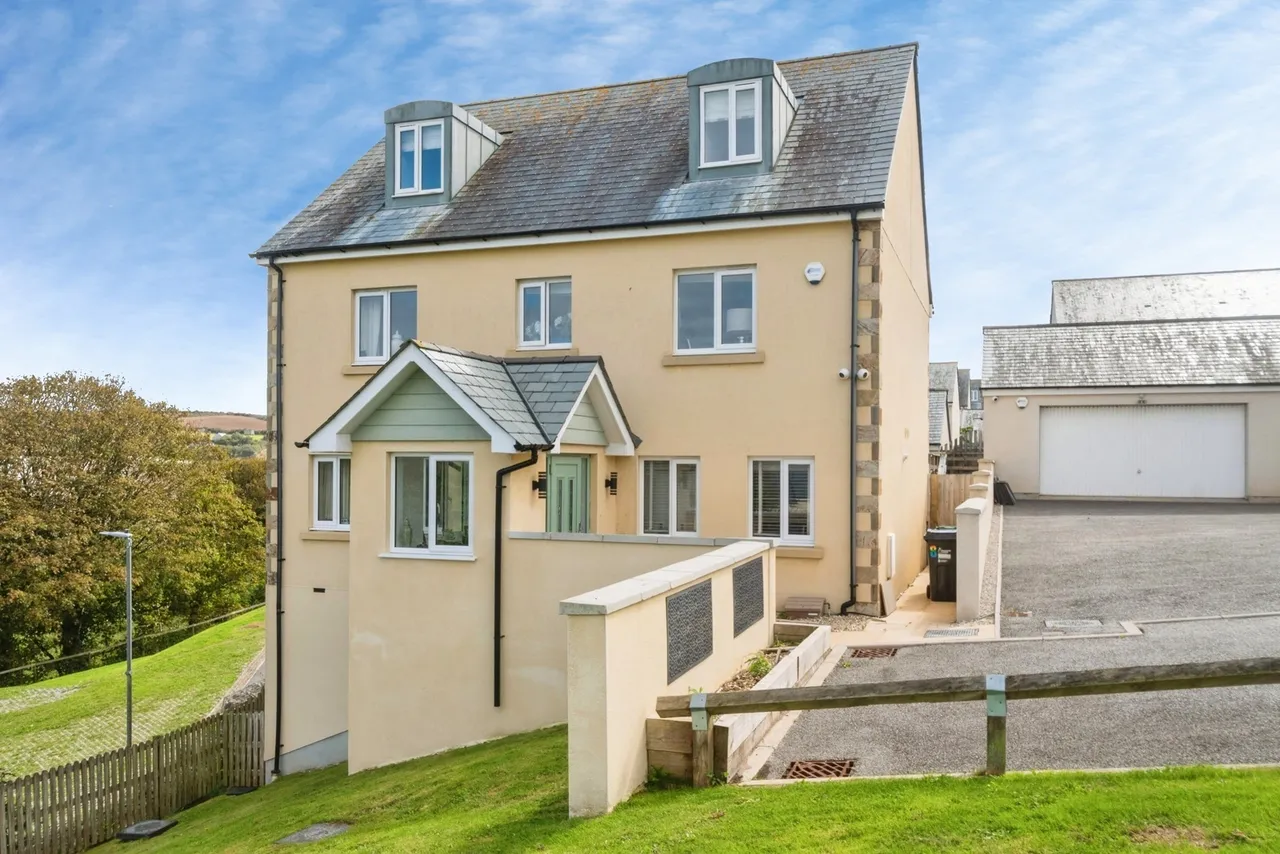 6 bed house for sale, Hendrawna Meadows, Perranporth, TR6
