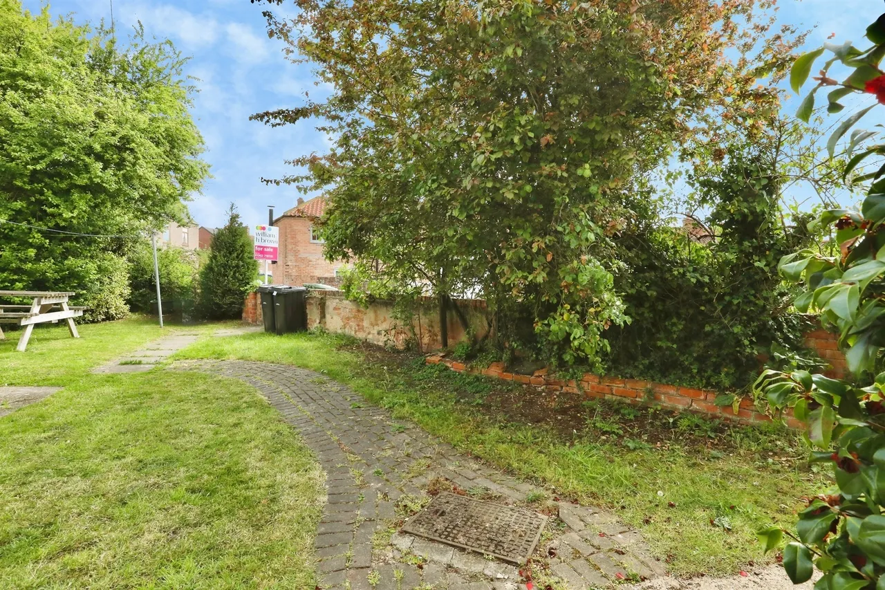 The Green, Misson, Doncaster, photo 11