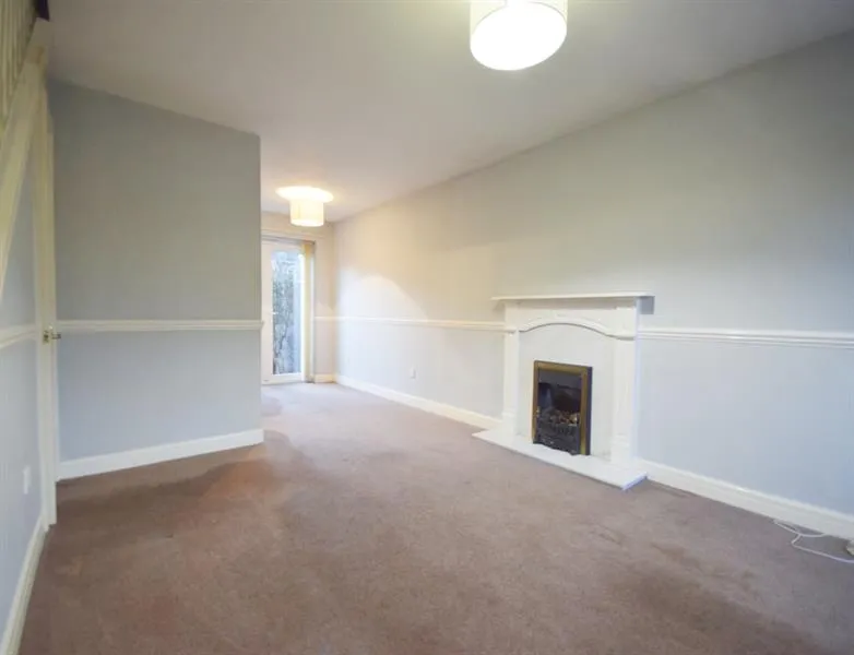 Petworth Close, Sharston, photo 2