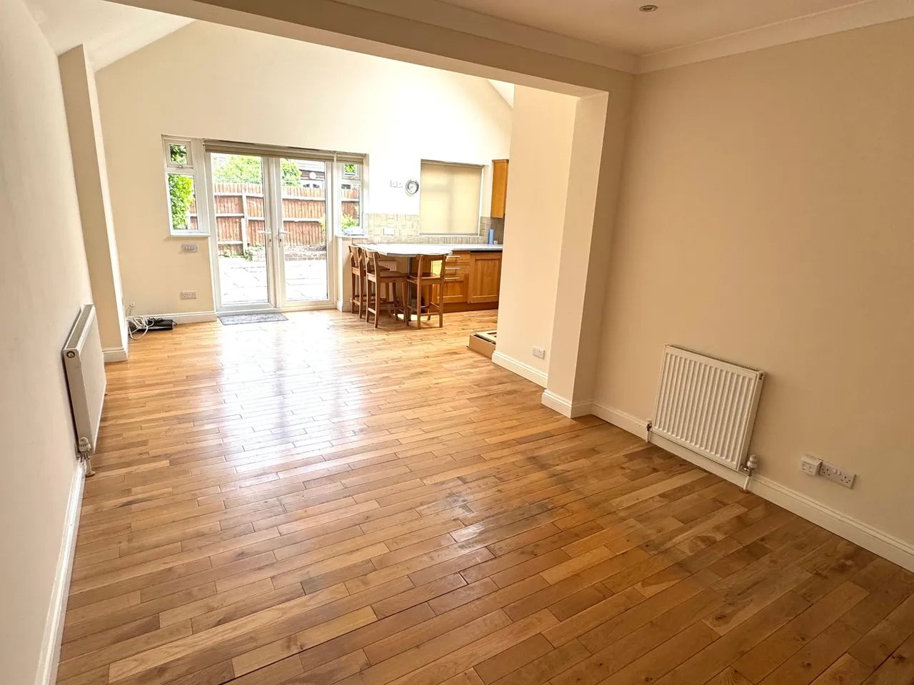 Lansdowne Road, Middlesex Staines-upon-Thames, TW18, photo 3