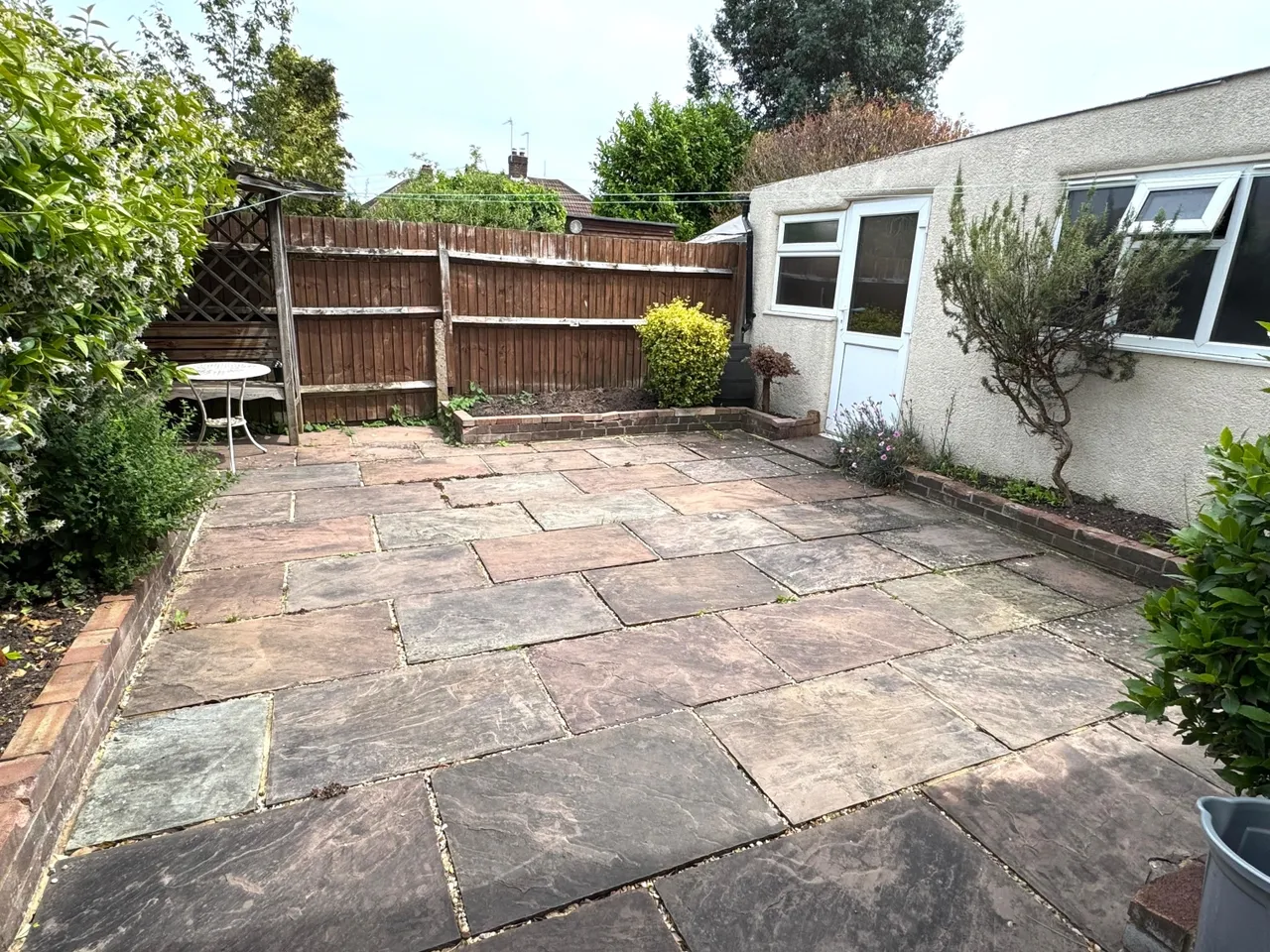 Lansdowne Road, Middlesex Staines-upon-Thames, TW18, photo 11