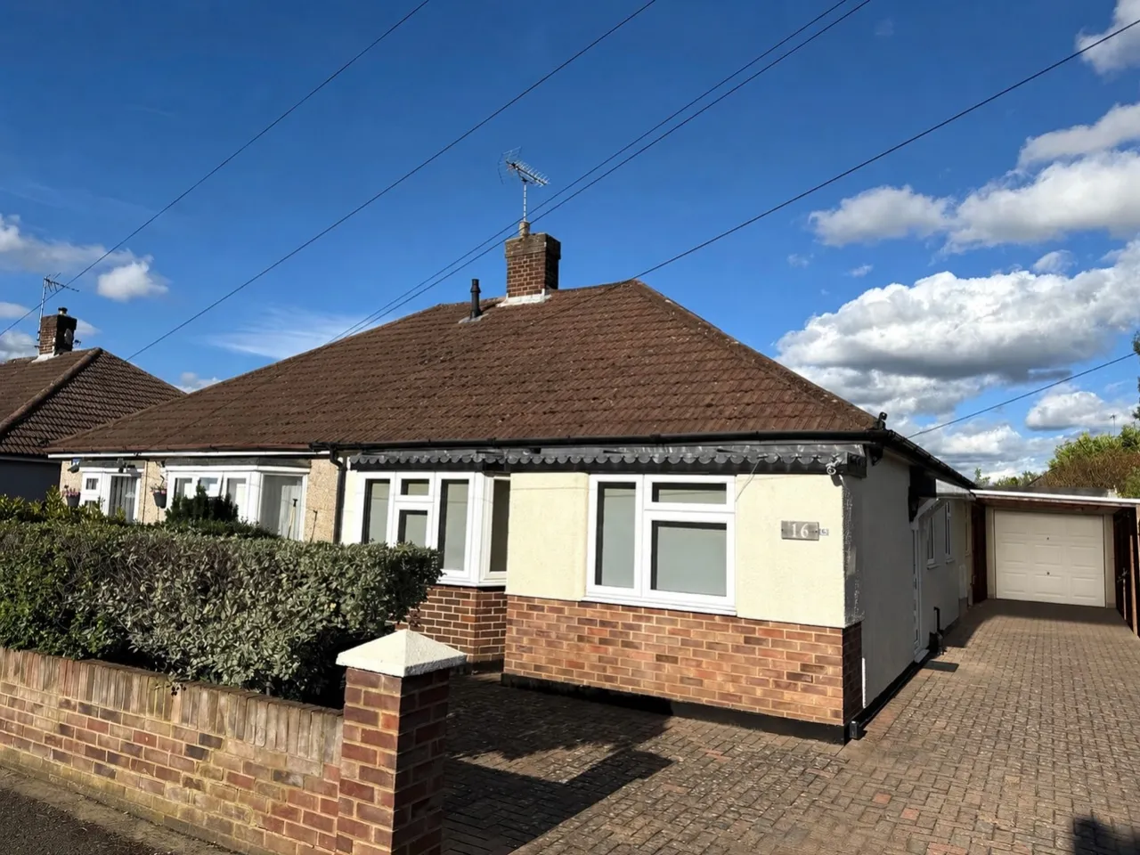 3 bed house for sale, Lansdowne Road, Middlesex Staines-upon-Thames, TW18