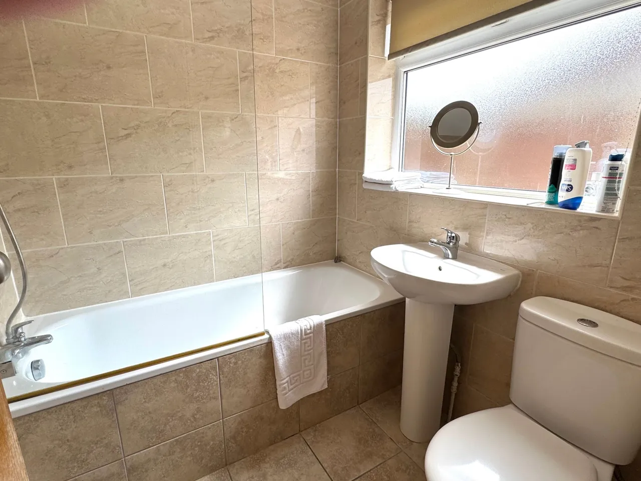 Lansdowne Road, Middlesex Staines-upon-Thames, TW18, photo 10