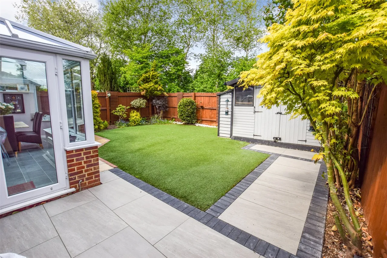 Larch Way, Farnborough, Hampshire, GU14 0QW, photo 22
