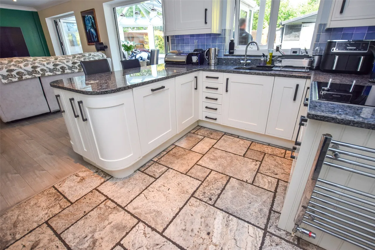 Larch Way, Farnborough, Hampshire, GU14 0QW, photo 16