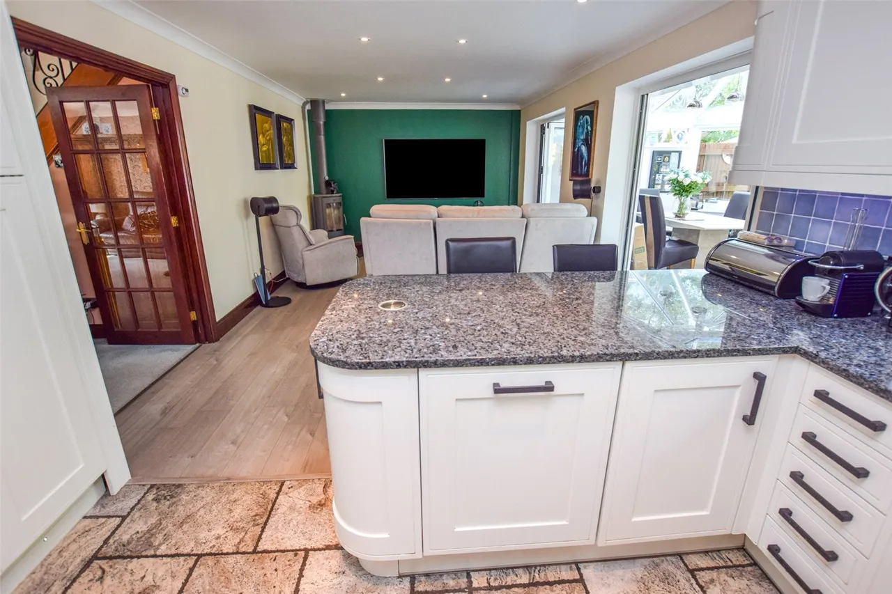 Larch Way, Farnborough, Hampshire, GU14 0QW, photo 12