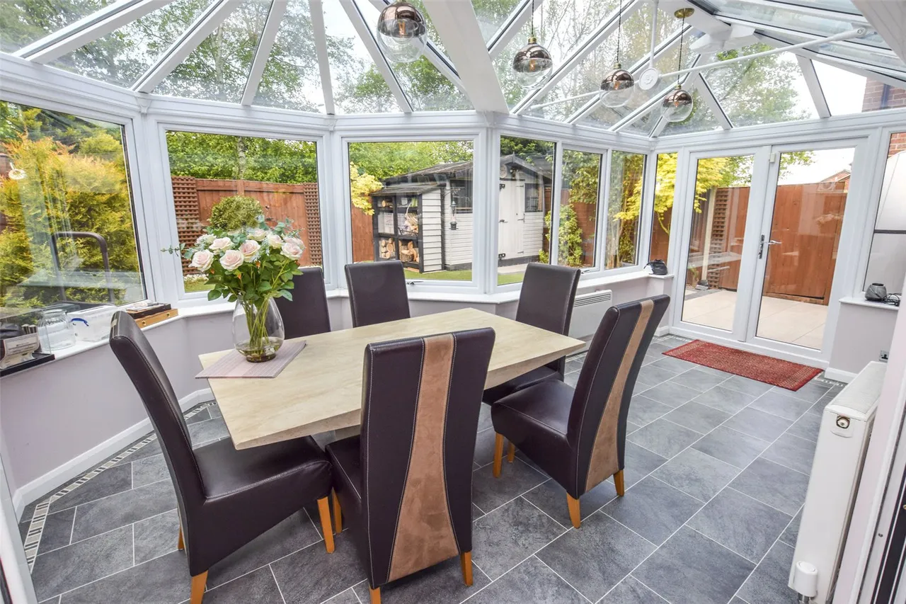 Larch Way, Farnborough, Hampshire, GU14 0QW, photo 20