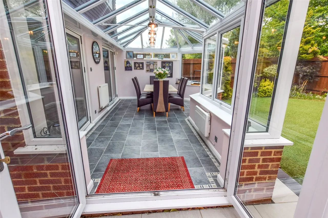 Larch Way, Farnborough, Hampshire, GU14 0QW, photo 21