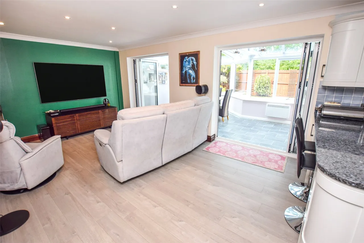Larch Way, Farnborough, Hampshire, GU14 0QW, photo 18