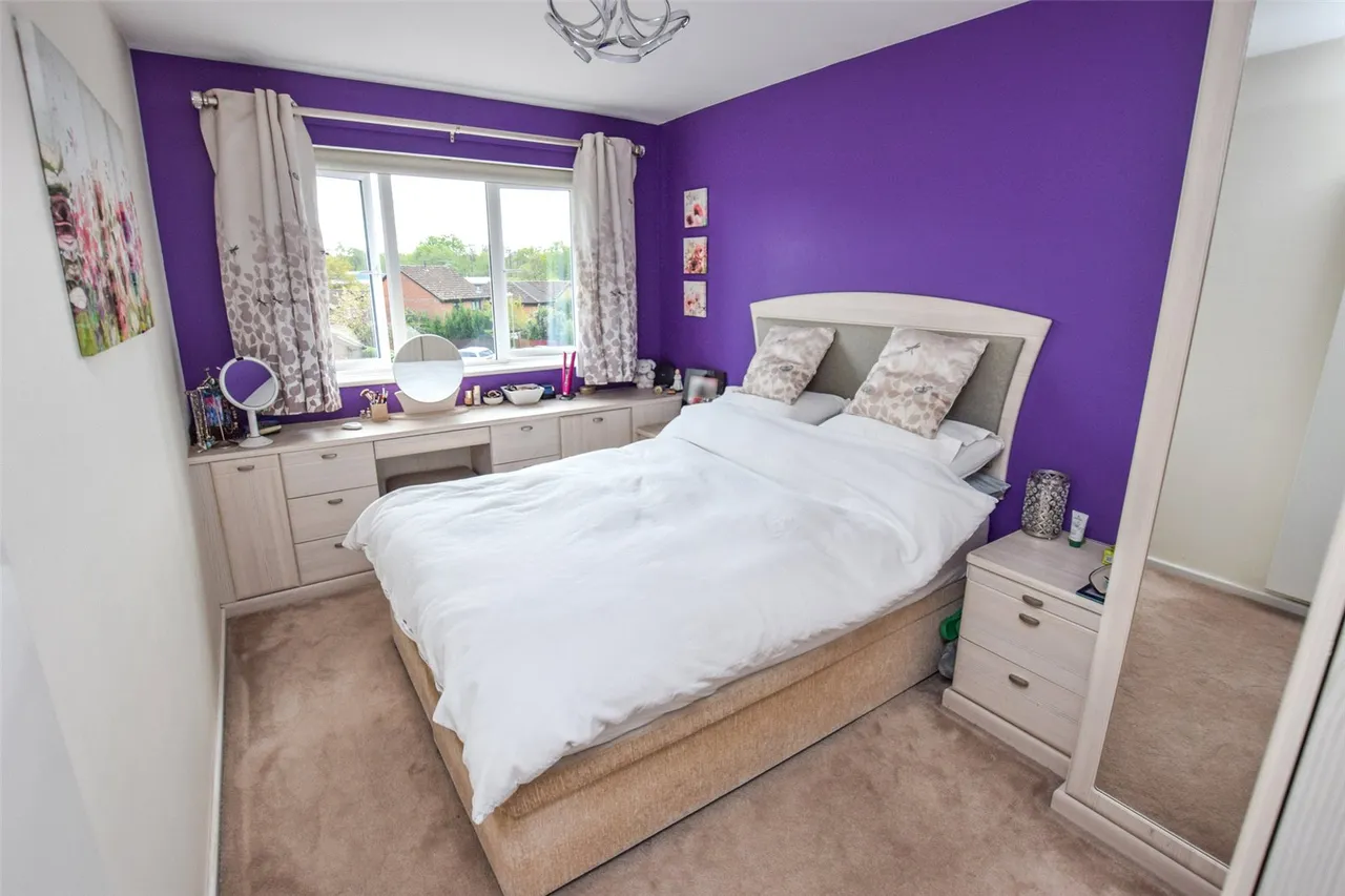 Larch Way, Farnborough, Hampshire, GU14 0QW, photo 8