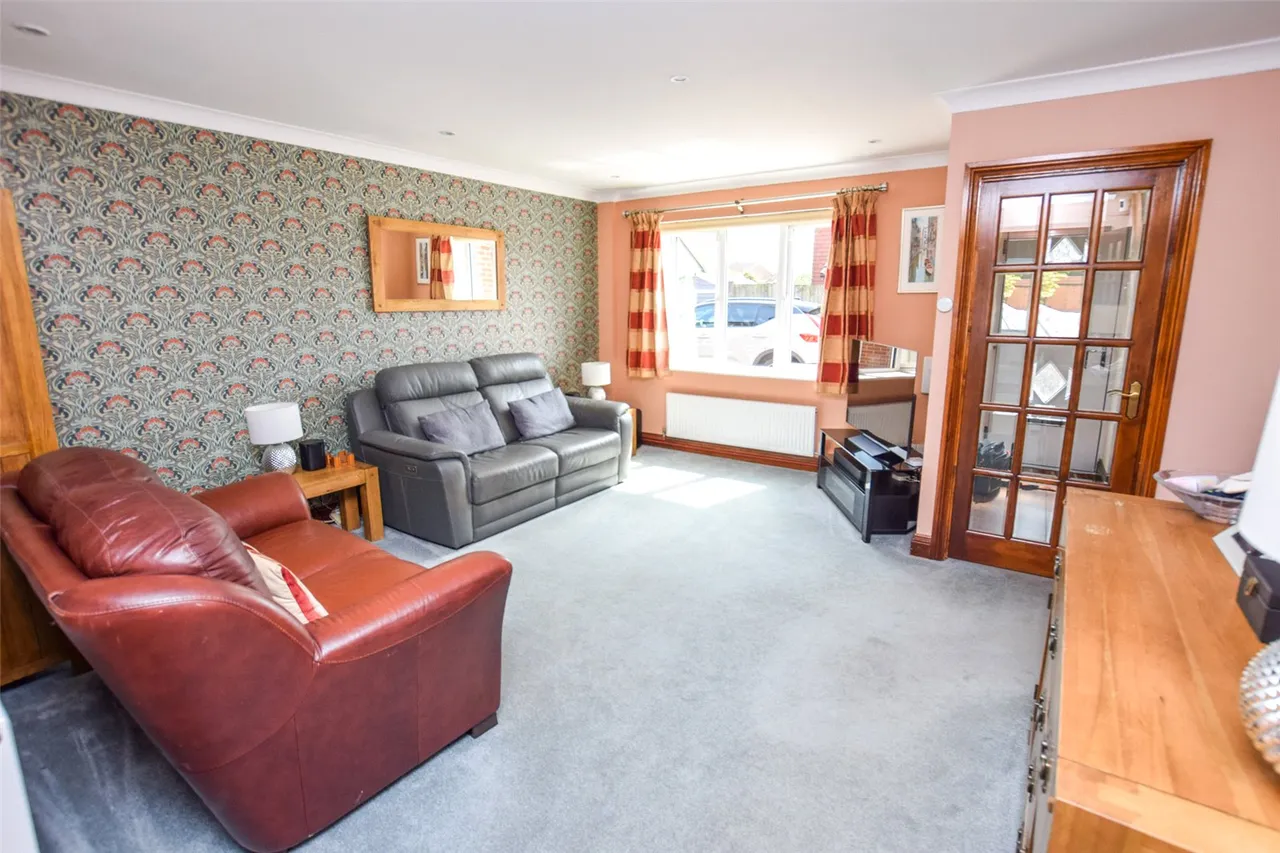 Larch Way, Farnborough, Hampshire, GU14 0QW, photo 15