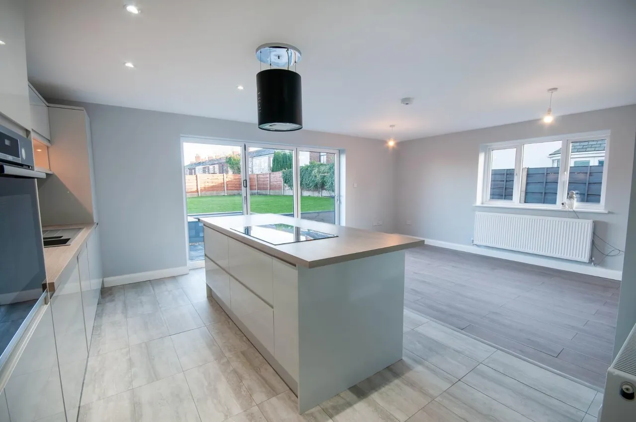 Stand Lane, Radcliffe, Manchester, M26 1JJ, photo 2