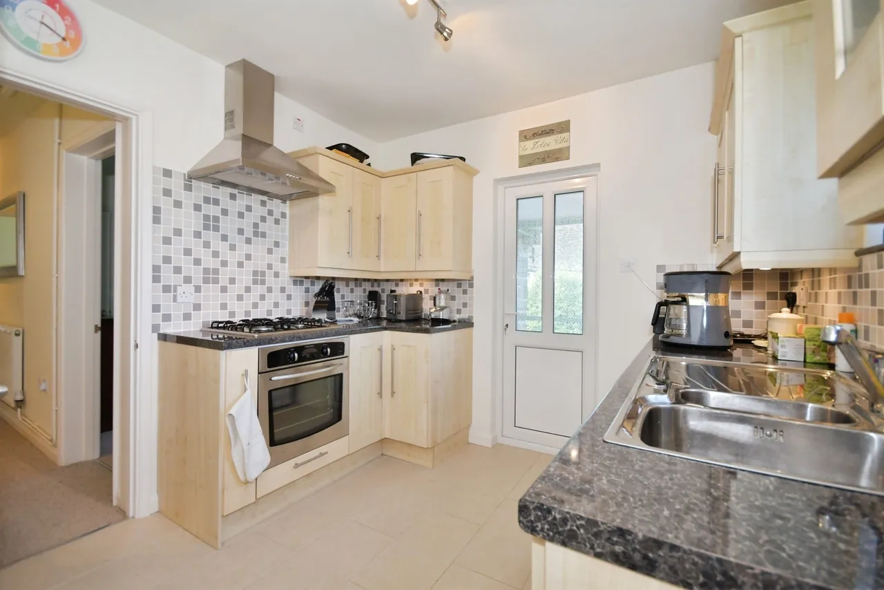 Holywell, Bakewell, DE45, photo 5