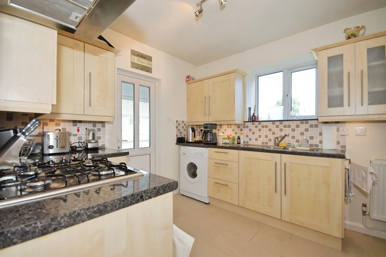 Holywell, Bakewell, DE45, photo 4