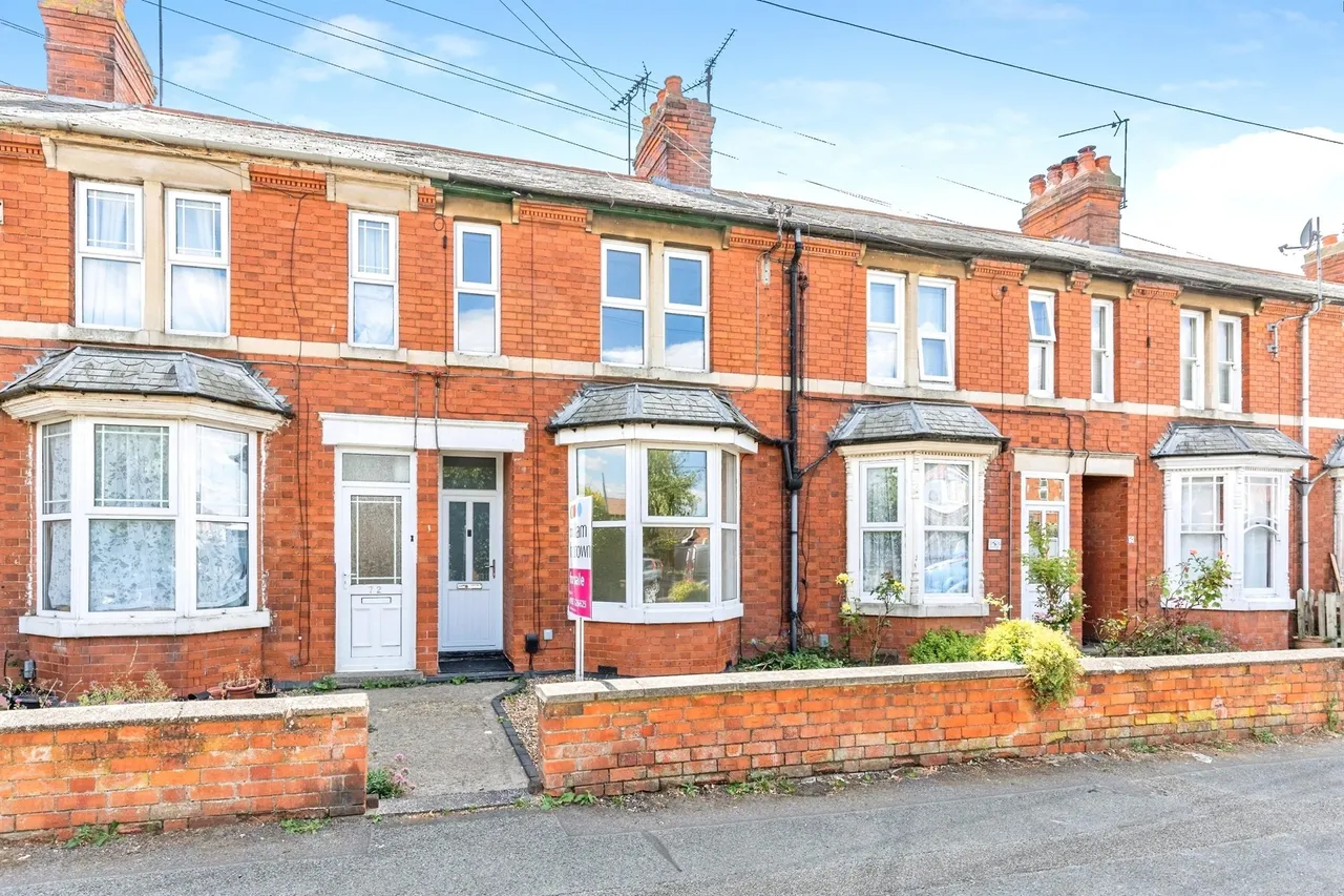 2 bed house for sale — Marshalls Road, Raunds