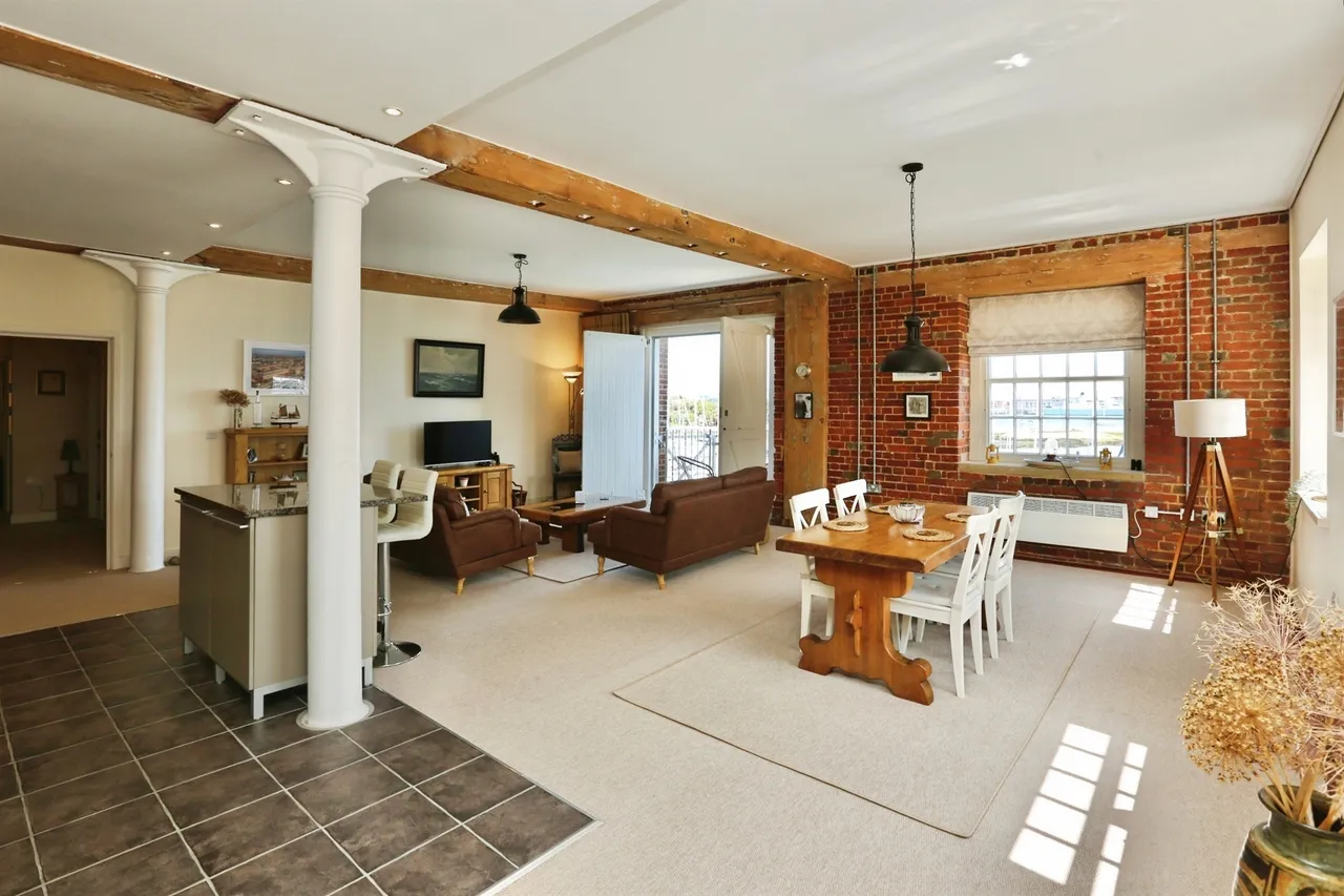 Weevil Lane, Gosport, PO12, photo 5