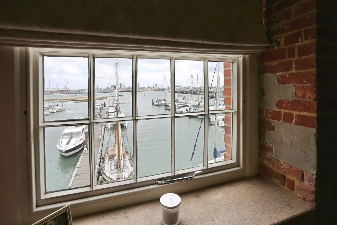 Weevil Lane, Gosport, PO12, photo 13