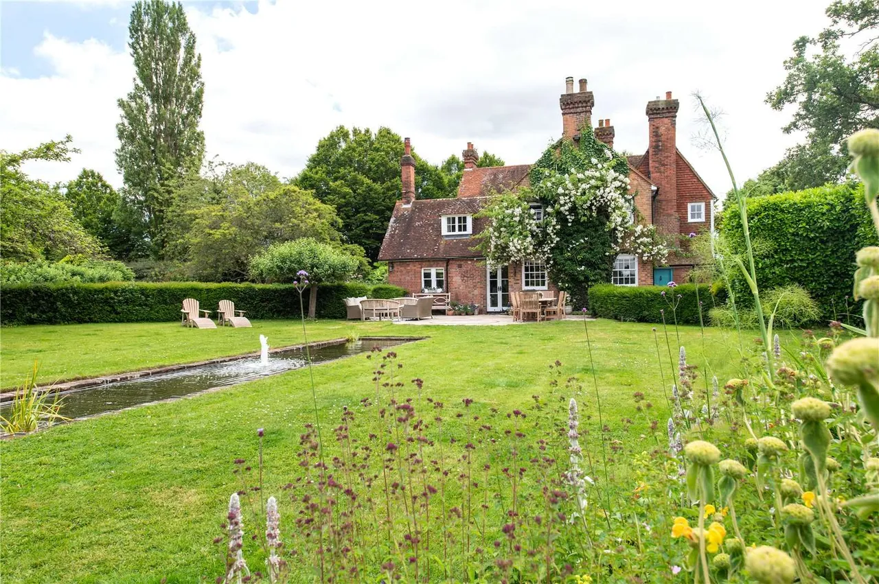6 bed house for sale — Hildenborough Road, Leigh, Tonbridge, Kent, TN11 8RE