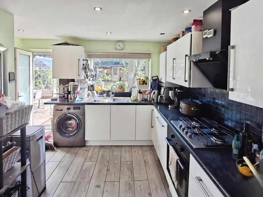 Pear Tree Avenue, Nuneaton, CV10, photo 3