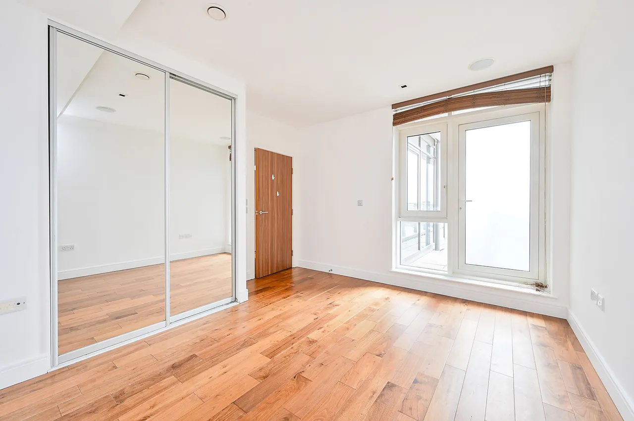 150 Belgravia House, Dickens Yard, Longfield Avenue, London, photo 12