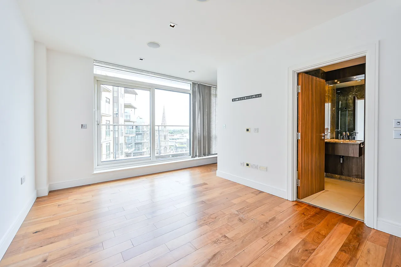 150 Belgravia House, Dickens Yard, Longfield Avenue, London, photo 8