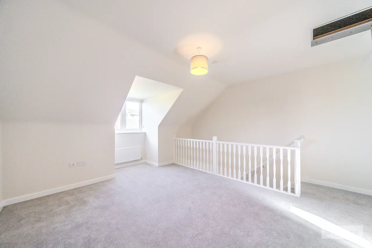 Bronte Avenue, MK4, photo 4
