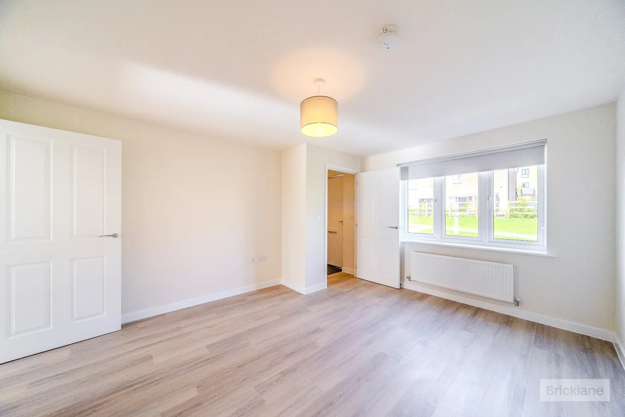 Bronte Avenue, MK4, photo 3