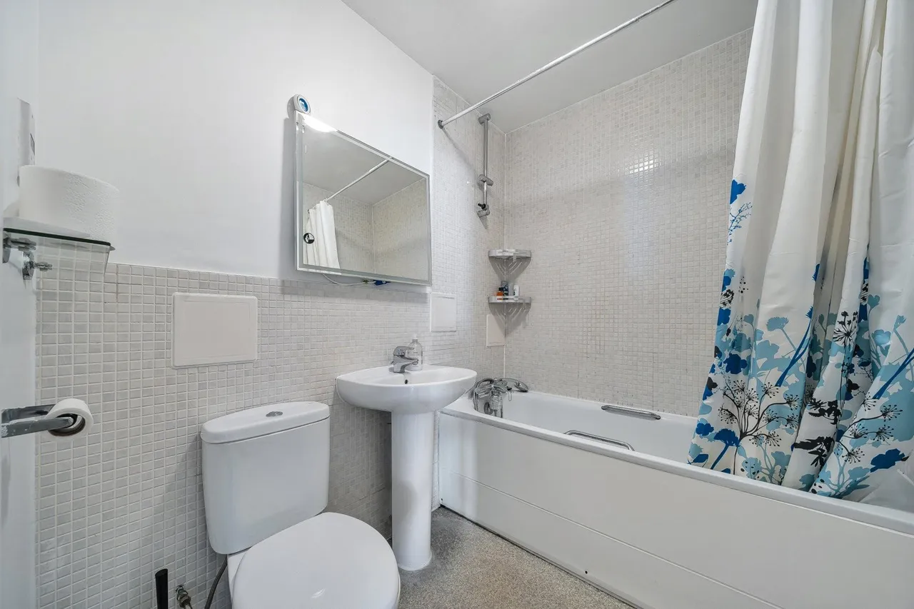 Oakwood Close, SE13, photo 10