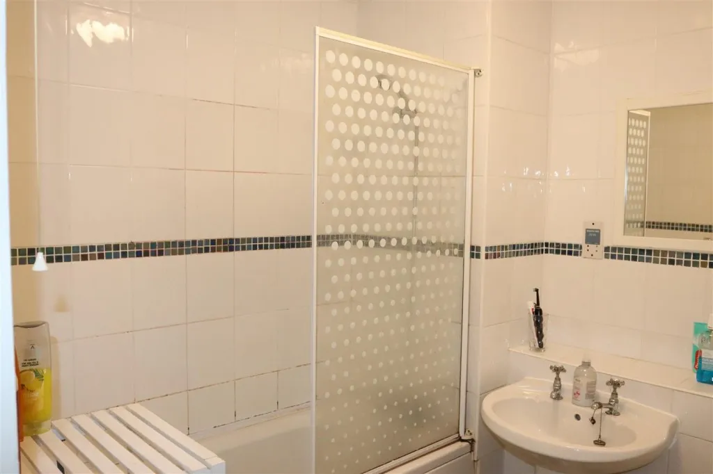 Hagley Road, Birmingham, B16, photo 6