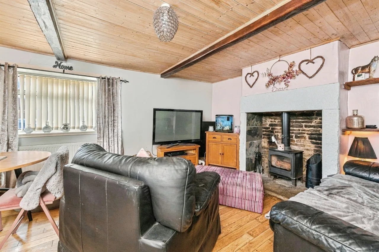 Carlinghow Lane, Batley, WF17, photo 2