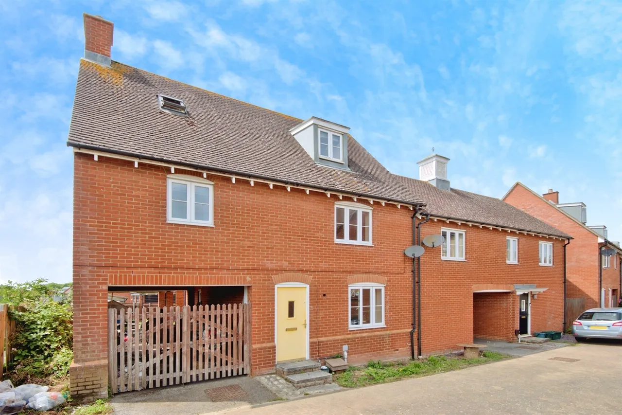5 bed house for sale — Colet Crescent, Colchester
