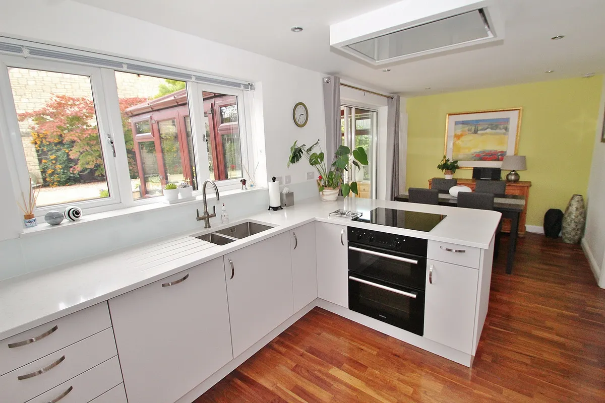 Ralegh Crescent, Witney, photo 2