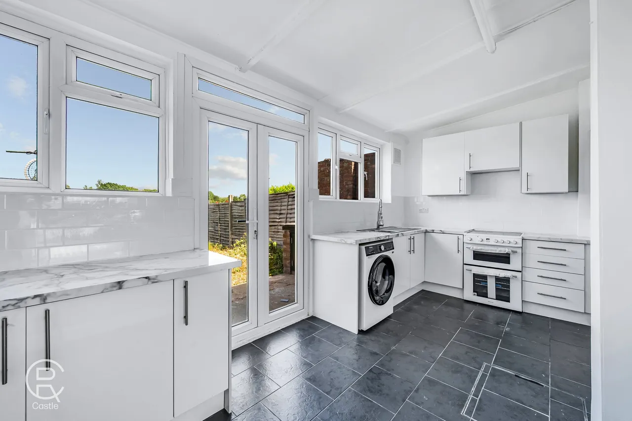 Brookbank Avenue, London, W7 3DW, photo 9