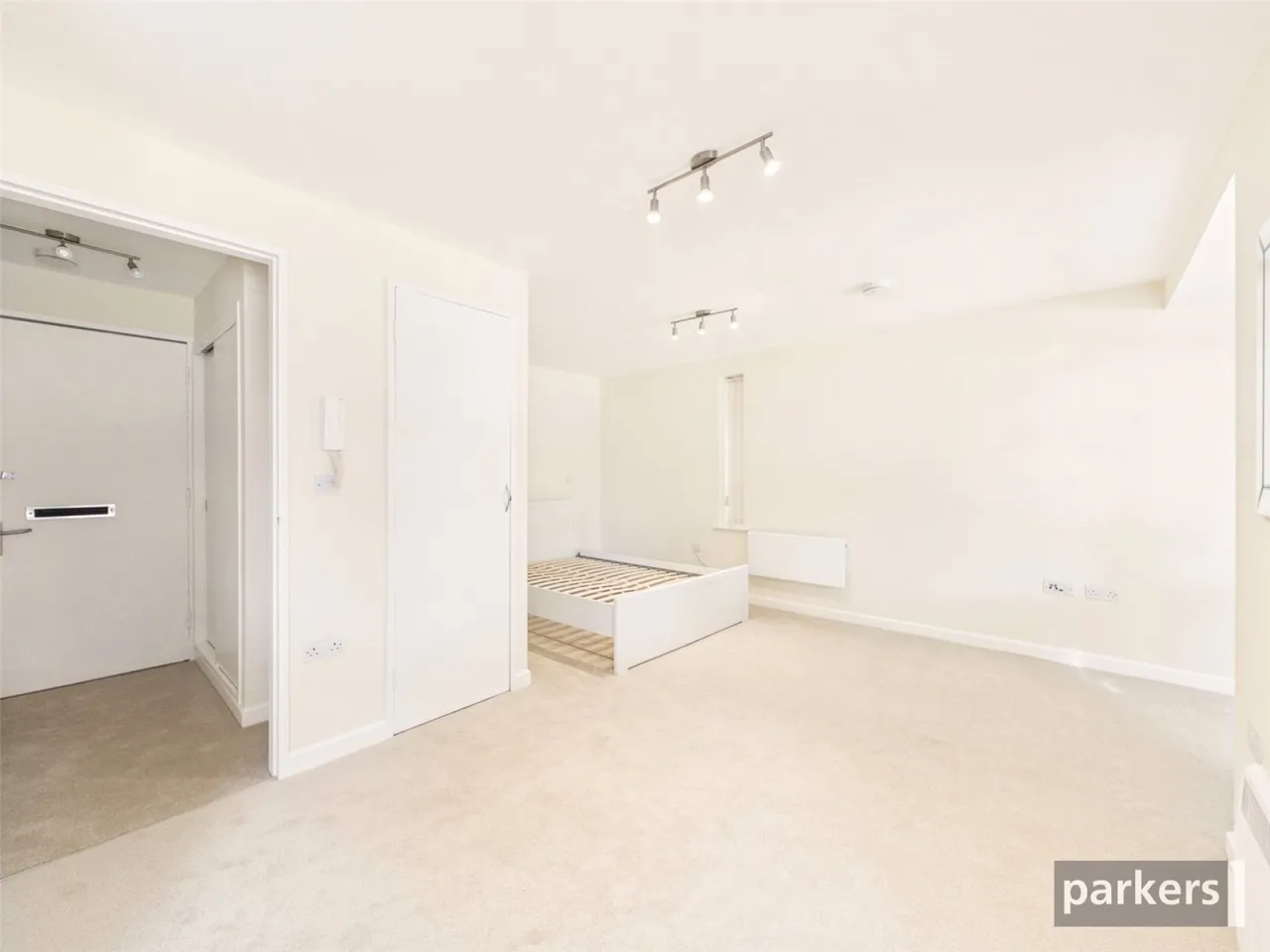 Hartsbourne Road, Earley, RG6, photo 6