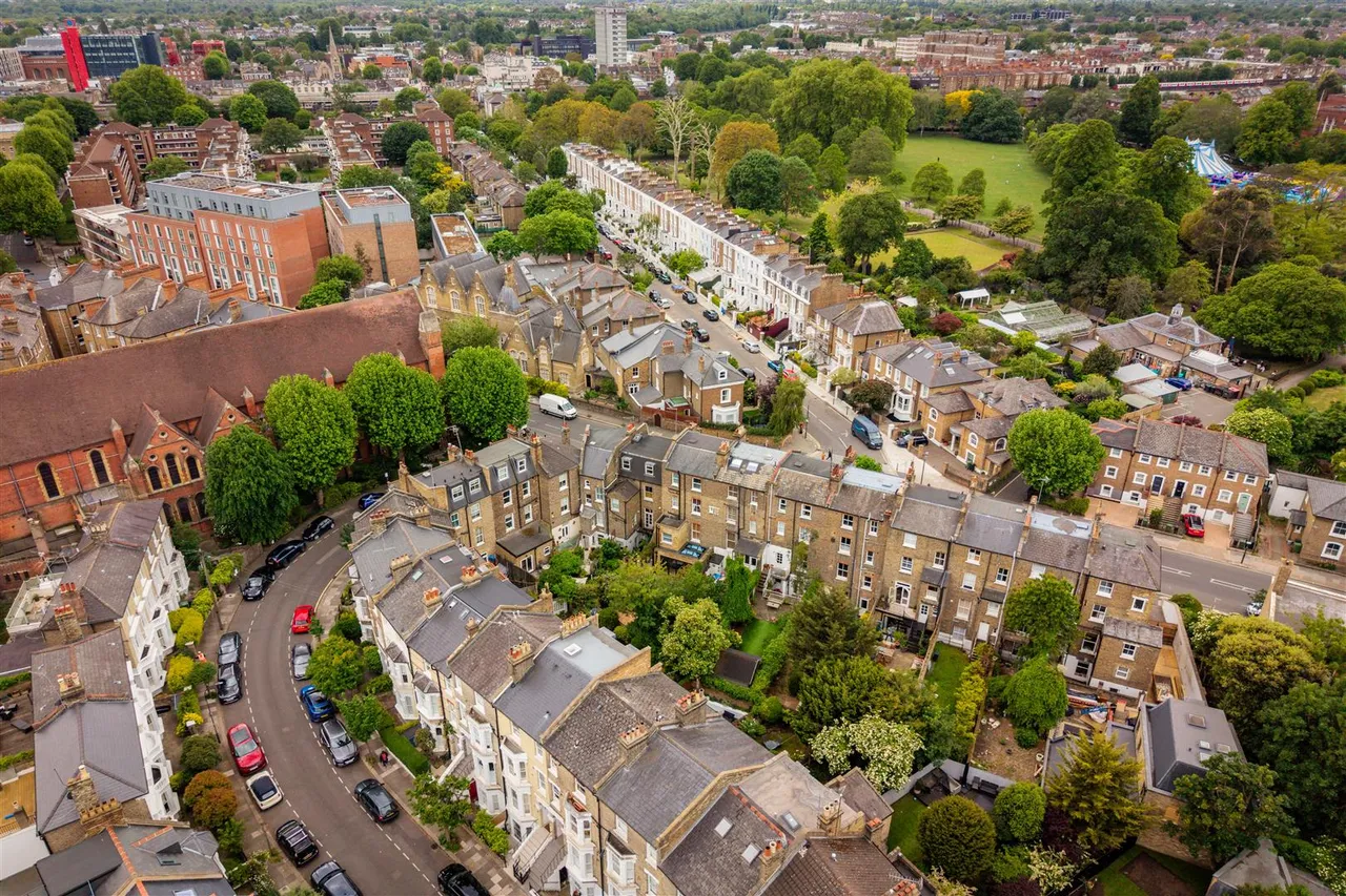 Dorville Crescent, London, W6, photo 17