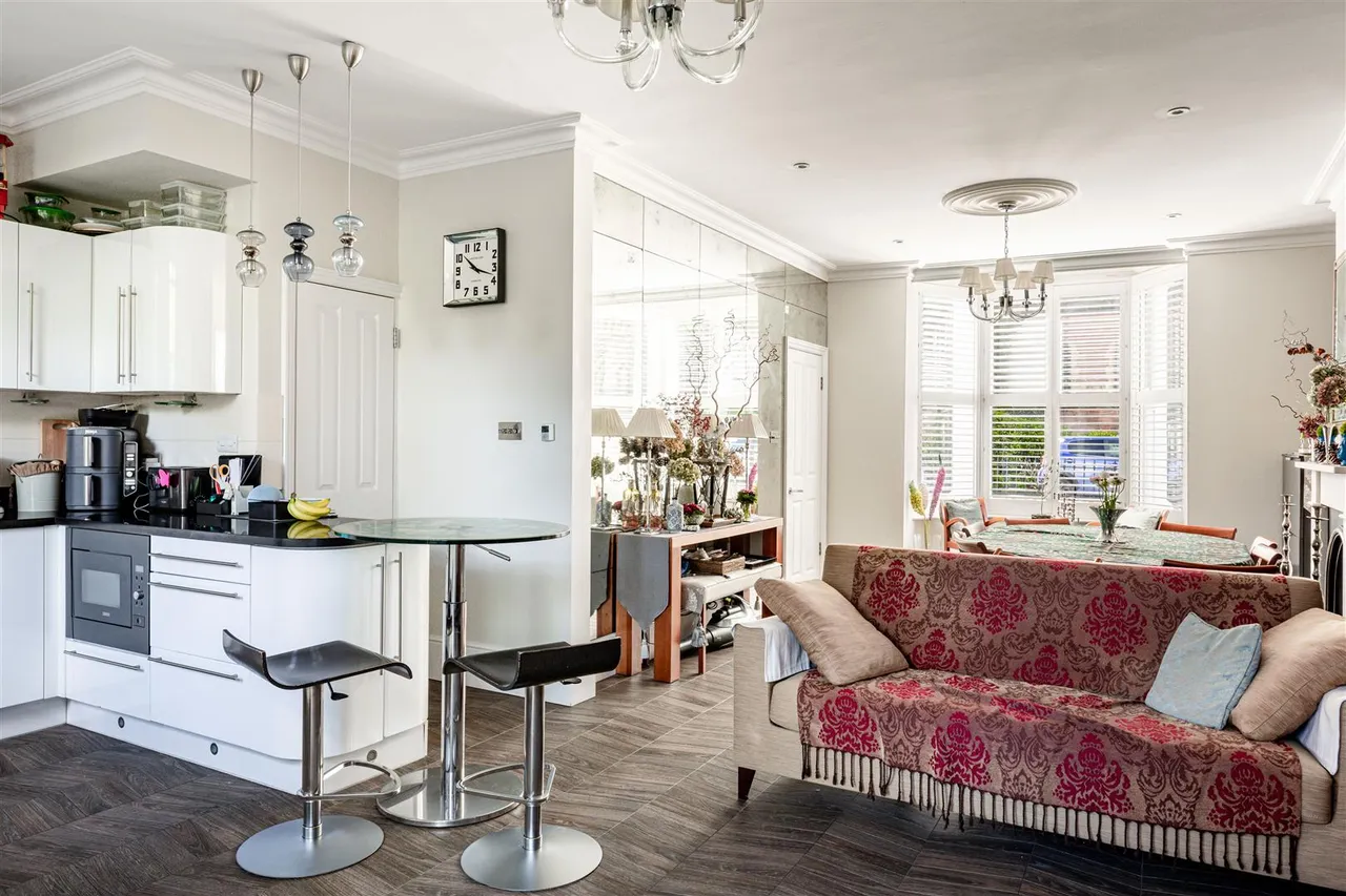 Dorville Crescent, London, W6, photo 3