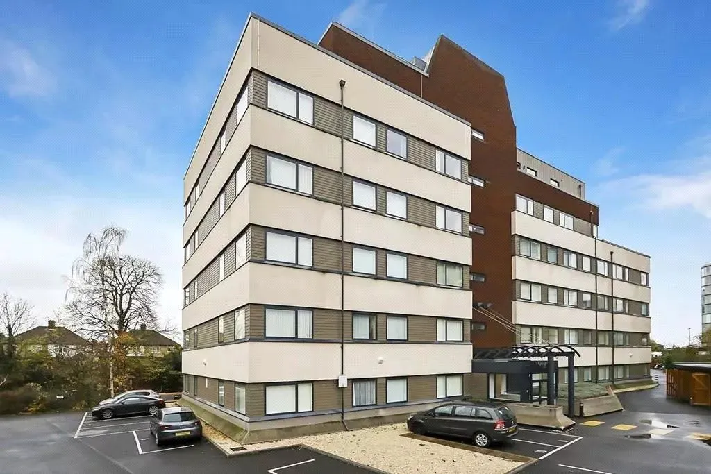 2 bed flat to rent, Clayton Road, Hayes, UB3