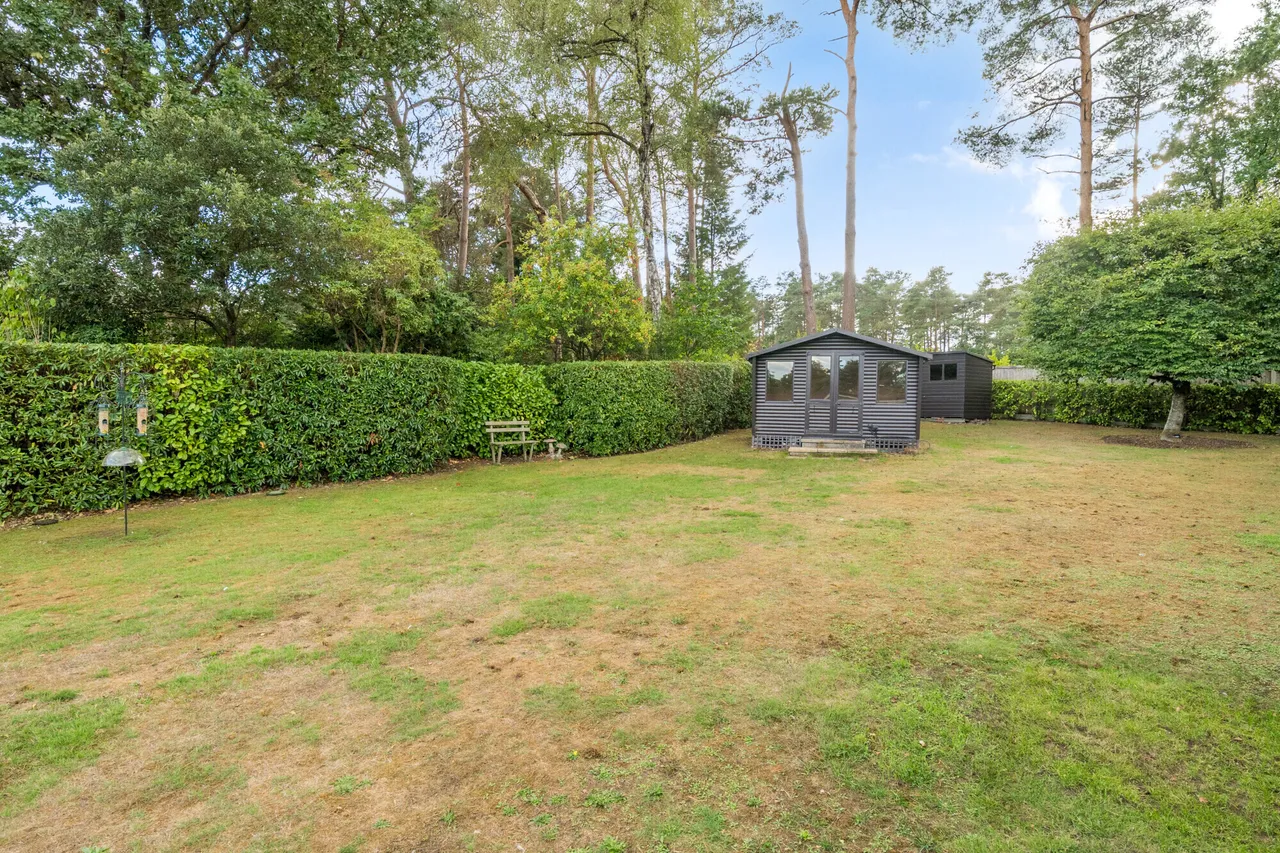 Vale Close, Farnham, GU10, photo 3