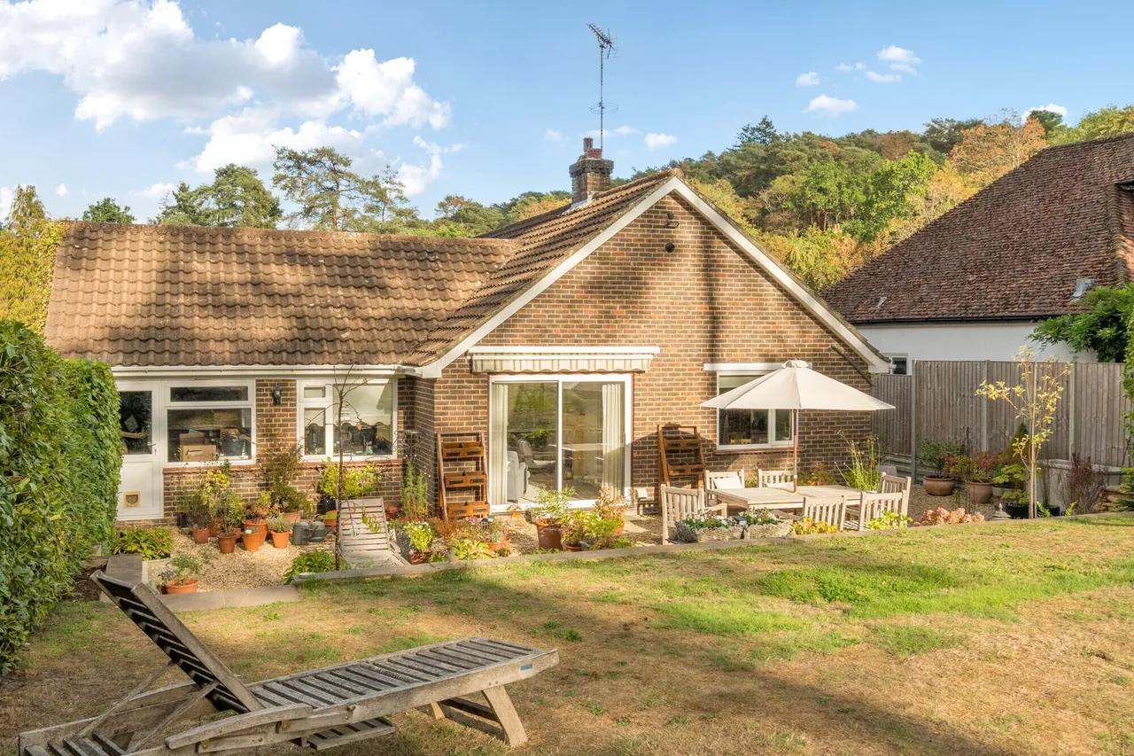 Vale Close, Farnham, GU10, photo 8