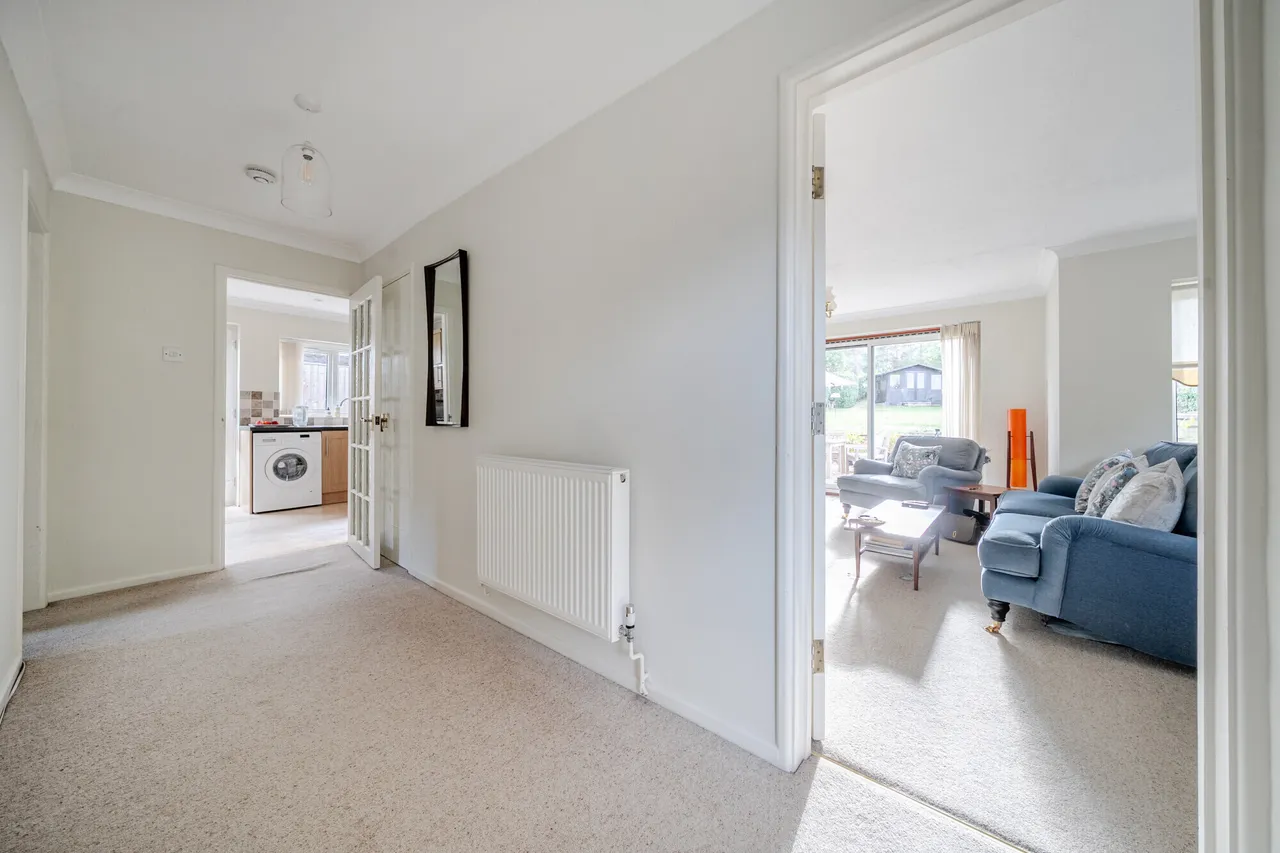 Vale Close, Farnham, GU10, photo 14