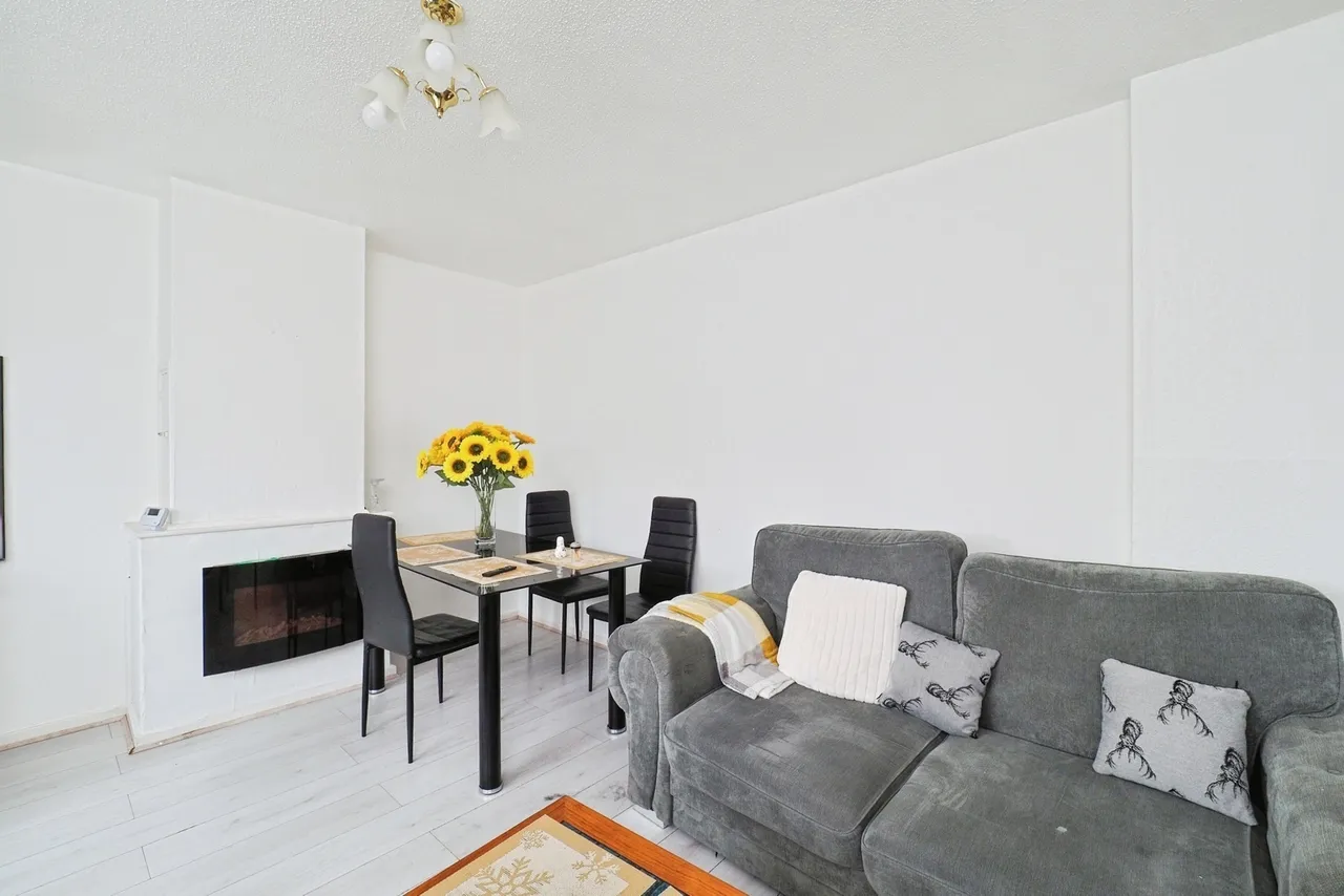 Wilkins Gardens, Clifton, Nottingham, NG11, photo 6