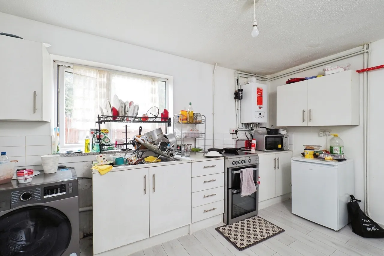 Wilkins Gardens, Clifton, Nottingham, NG11, photo 3