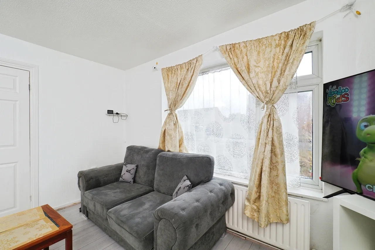 Wilkins Gardens, Clifton, Nottingham, NG11, photo 8