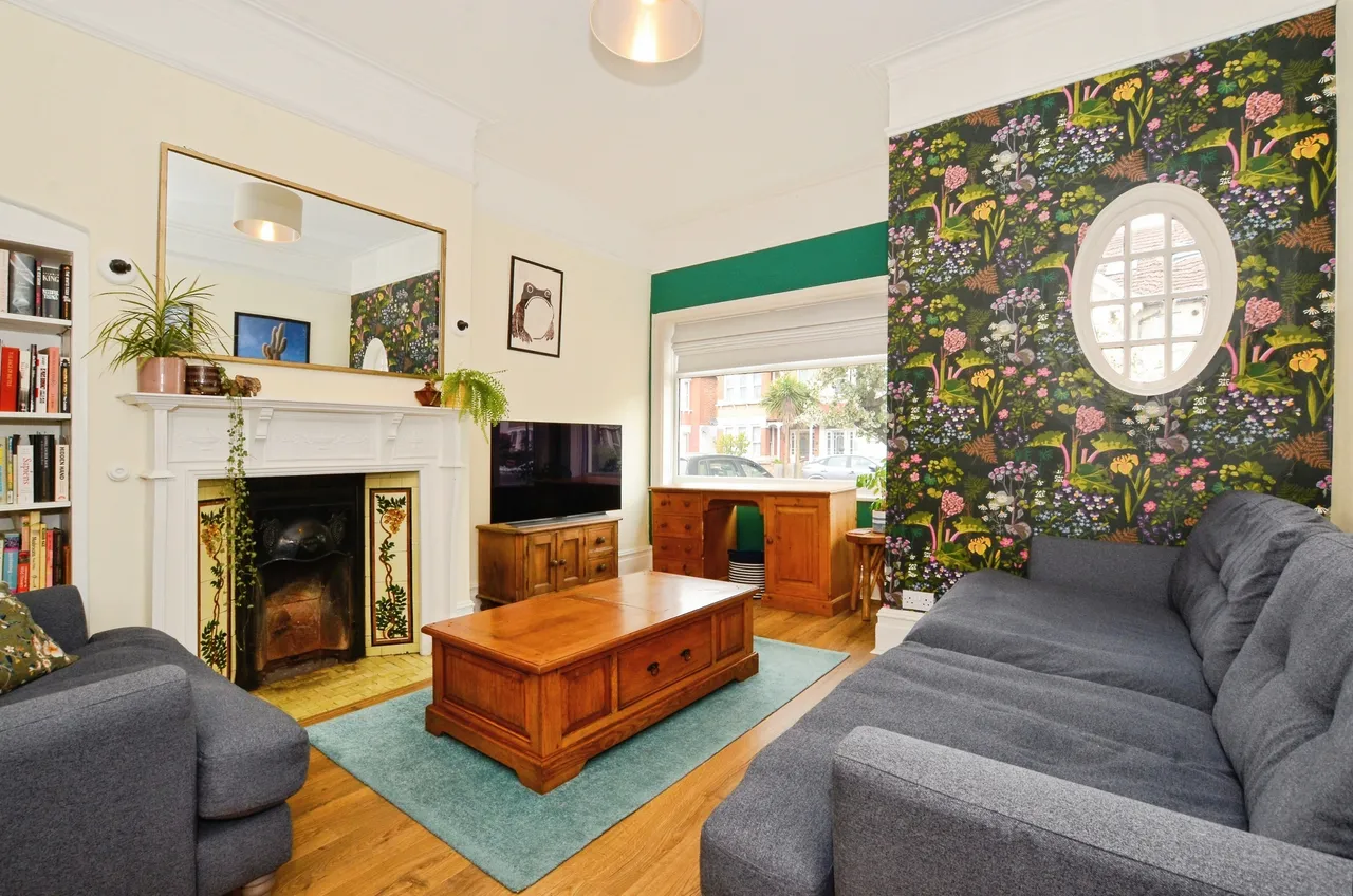 1 bed flat for sale, Cunningham Park, Harrow, HA1