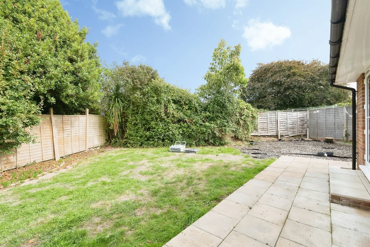 Pine Trees Close, Angmering, BN16, photo 15